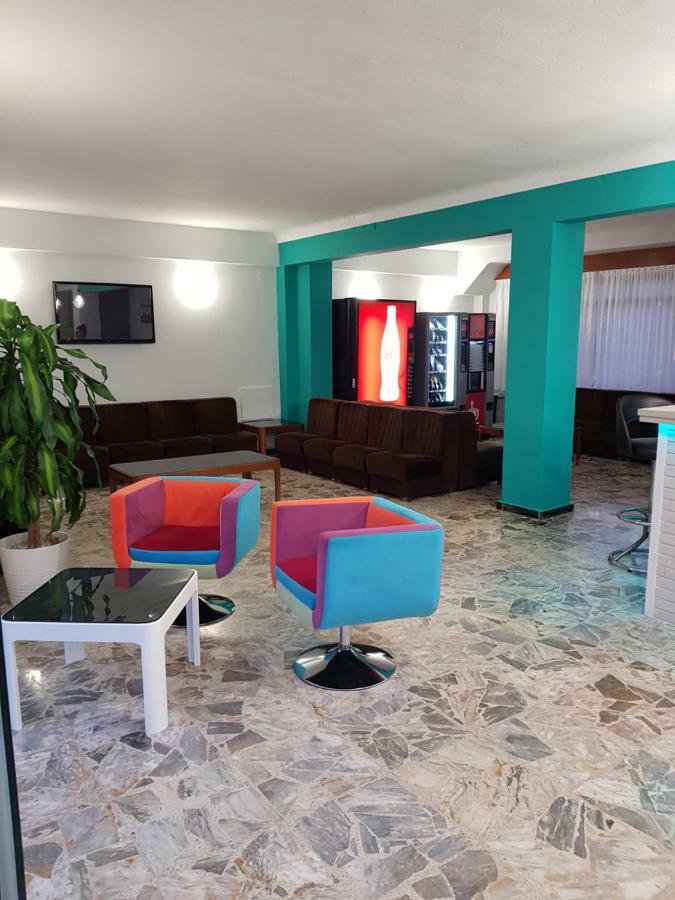 Hostal Rosi Laredo Eksteriør billede